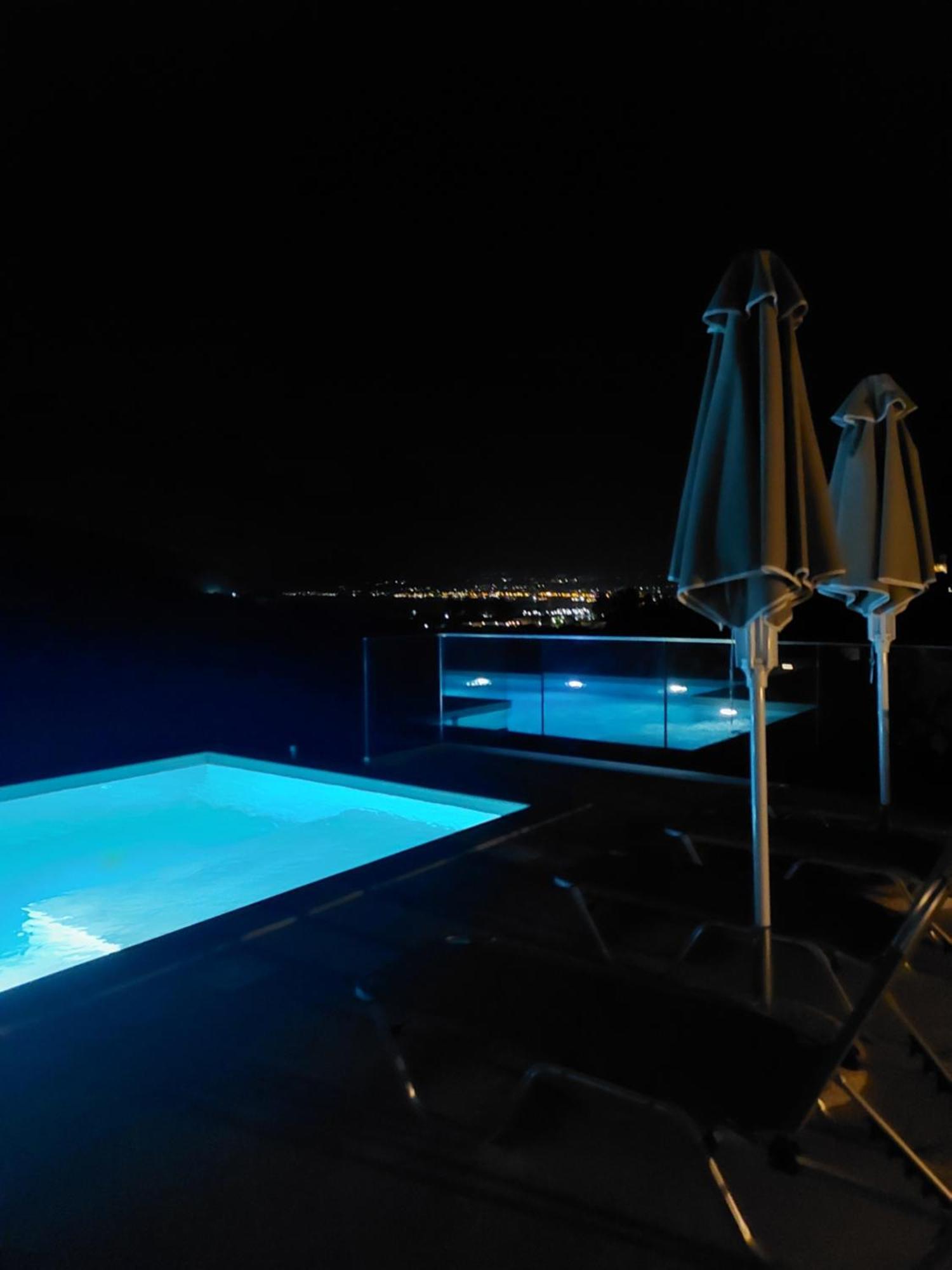 Oceana Suites เยโอริยิอูโปลิส ภายนอก รูปภาพ