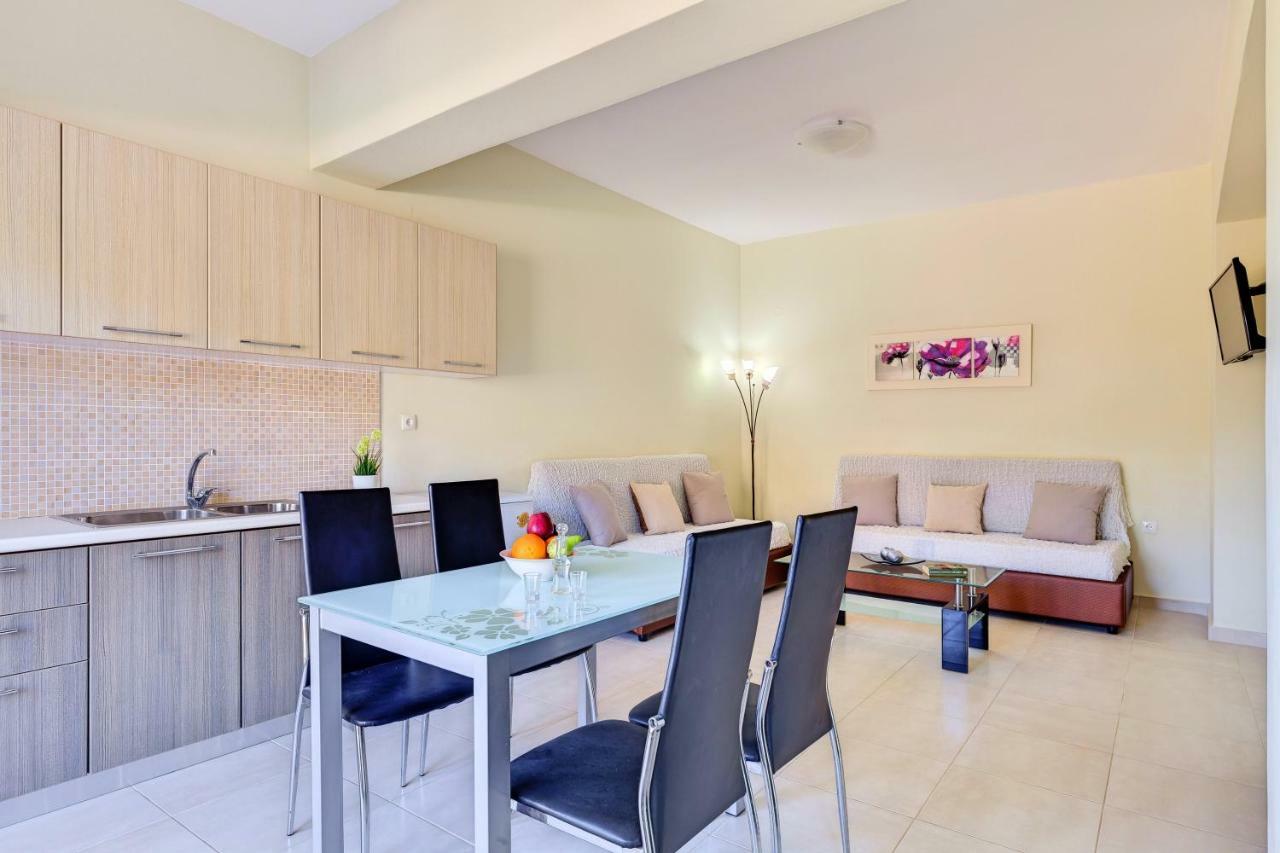 Oceana Suites เยโอริยิอูโปลิส ภายนอก รูปภาพ