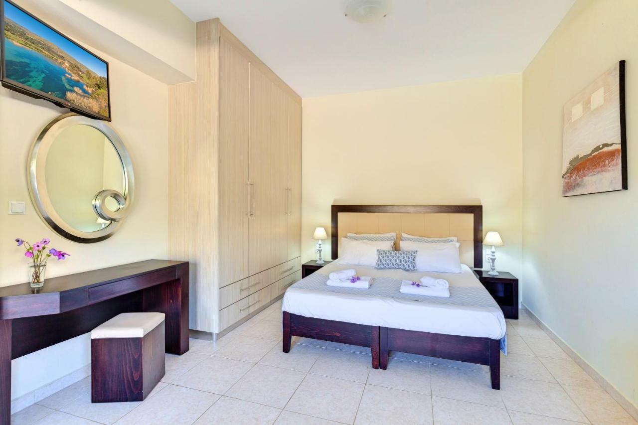 Oceana Suites เยโอริยิอูโปลิส ภายนอก รูปภาพ